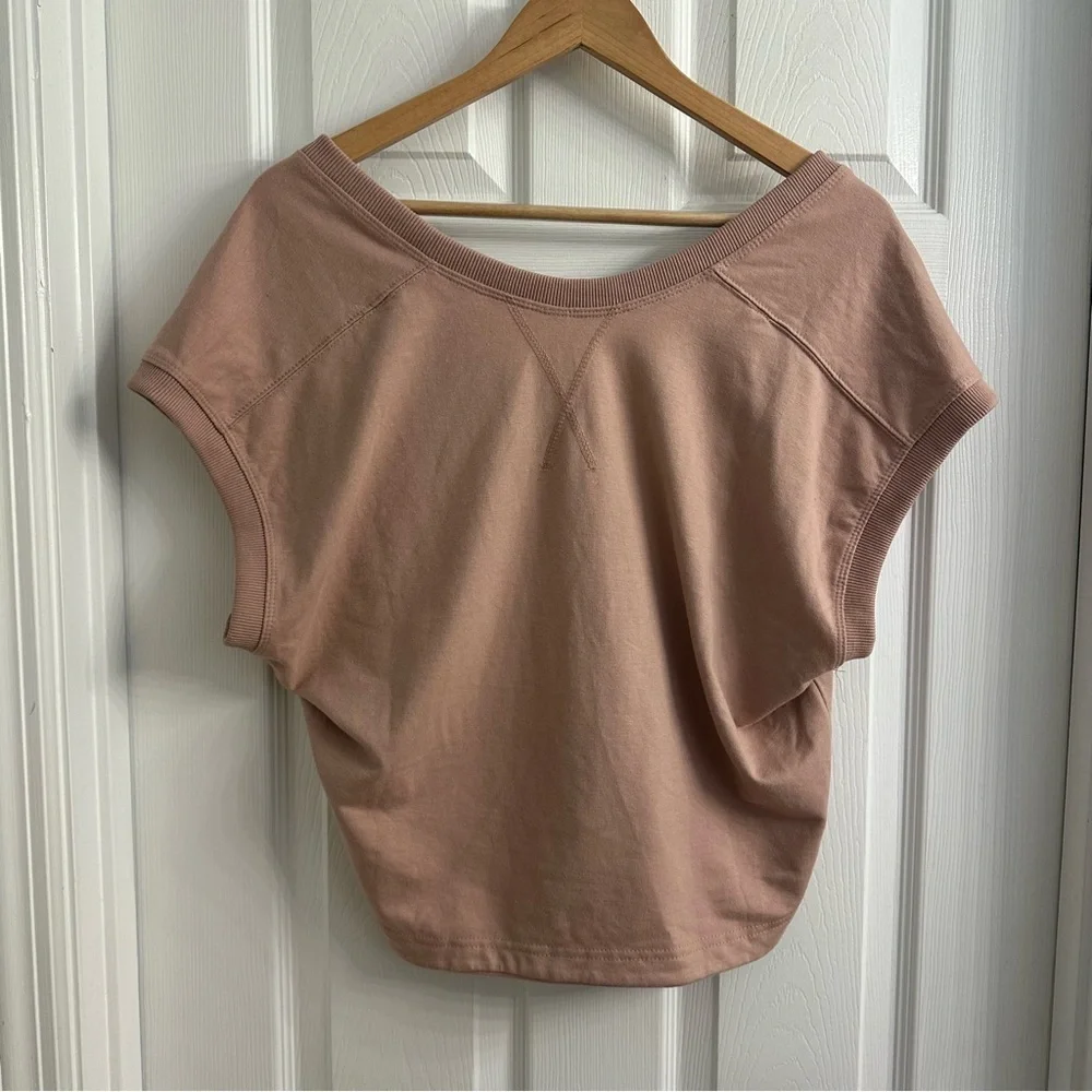 Free People Movement Top Reversible Pink Gym Outdoor V-Neck Size Small New